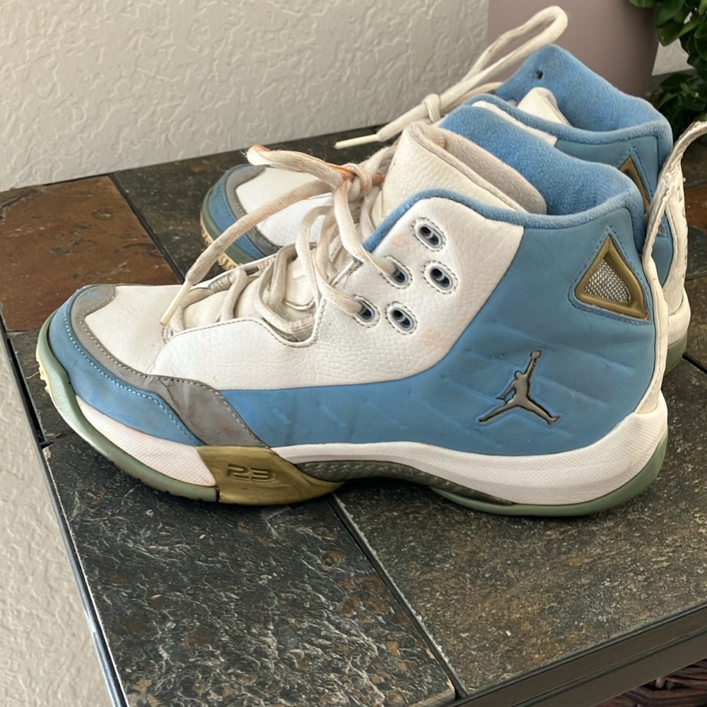 Air Jordan North Carolina‎ white and blue sneakers size 7Y used - Picture 5 of 6